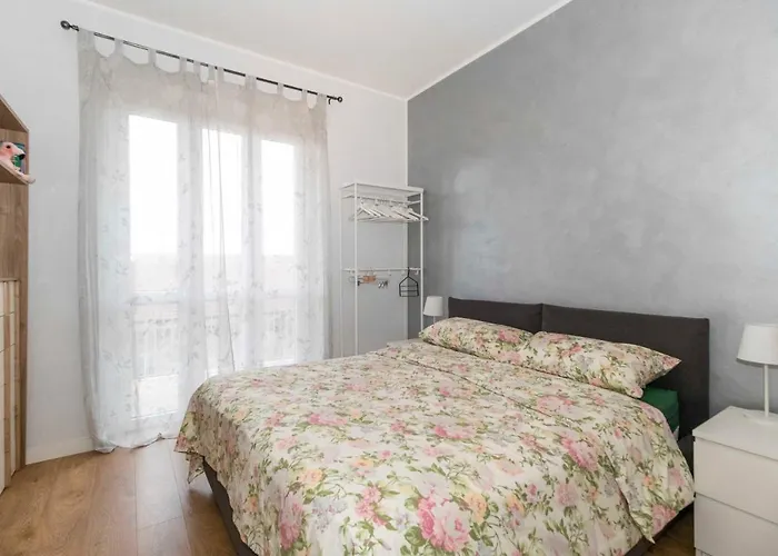Guesthost - Vanchiglia Sunny Flat Turín