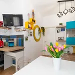 Guesthost - Vanchiglia Sunny Flat * Турин