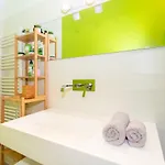 Guesthost - Vanchiglia Sunny Flat * Турин