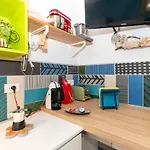 Guesthost - Vanchiglia Sunny Flat Турин